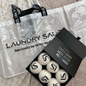Laundry bag & Wool Dryer Ball set of 6.